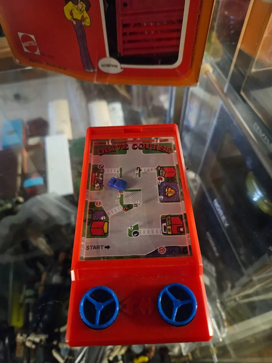 Vintage Retro Driving Course Game