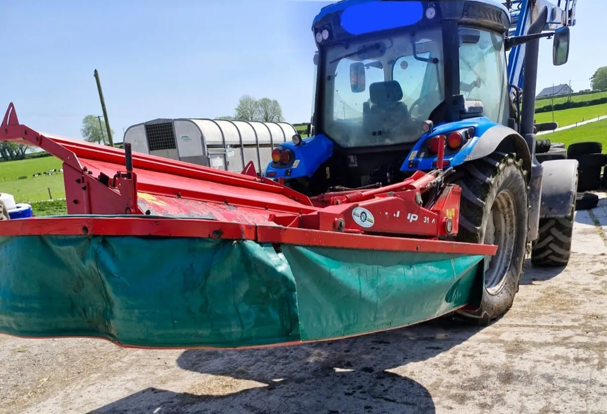 1 tonne fertiliser spreader - Image 2