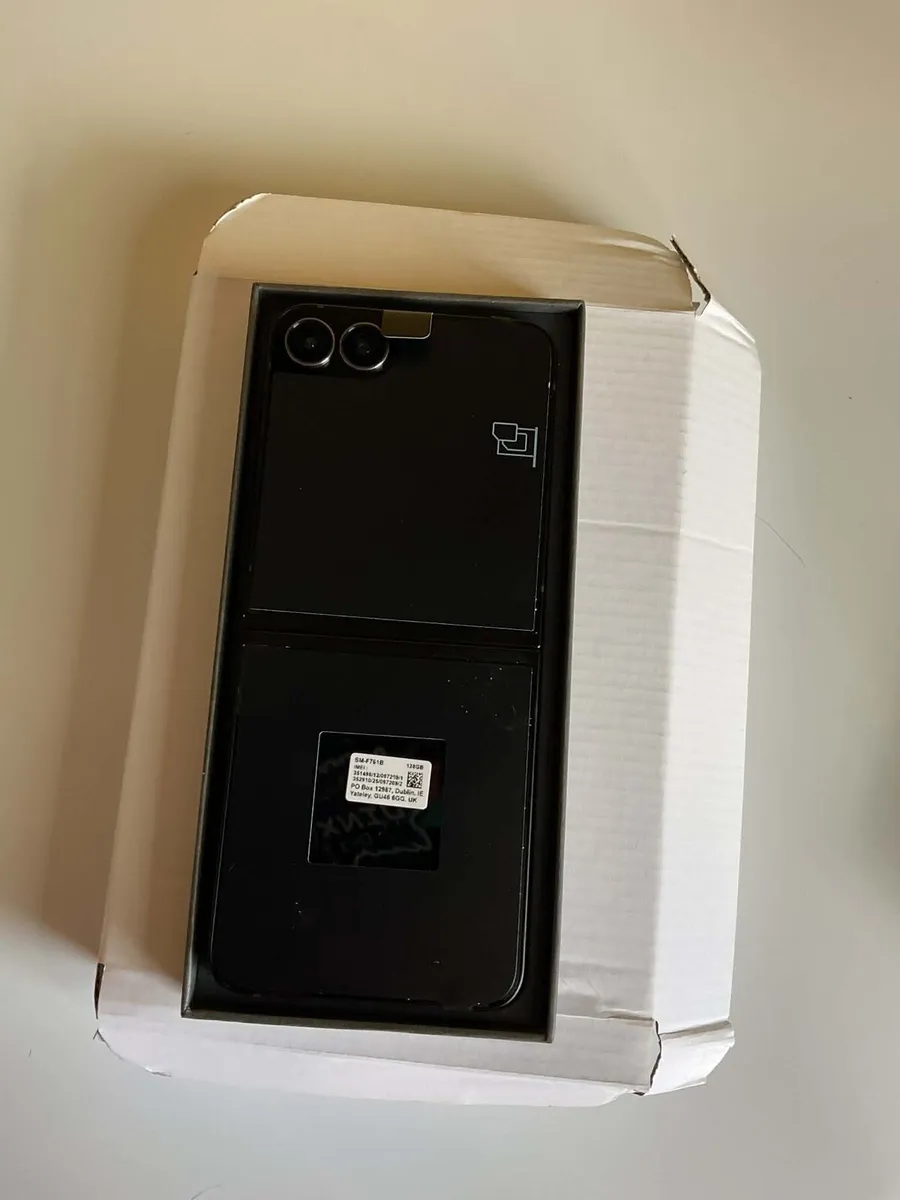 Samsung z Flip ze 7 - Image 4