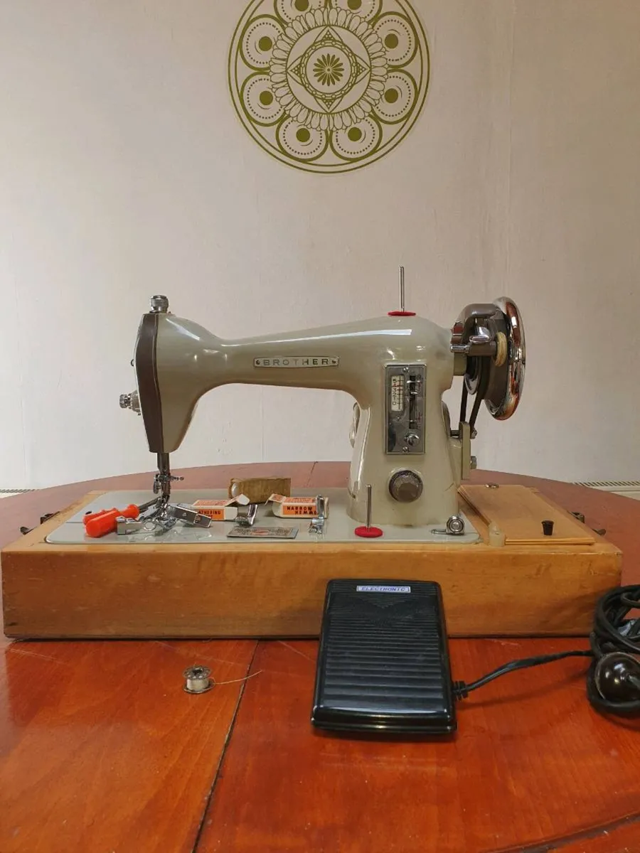 Sewing machine - Image 1