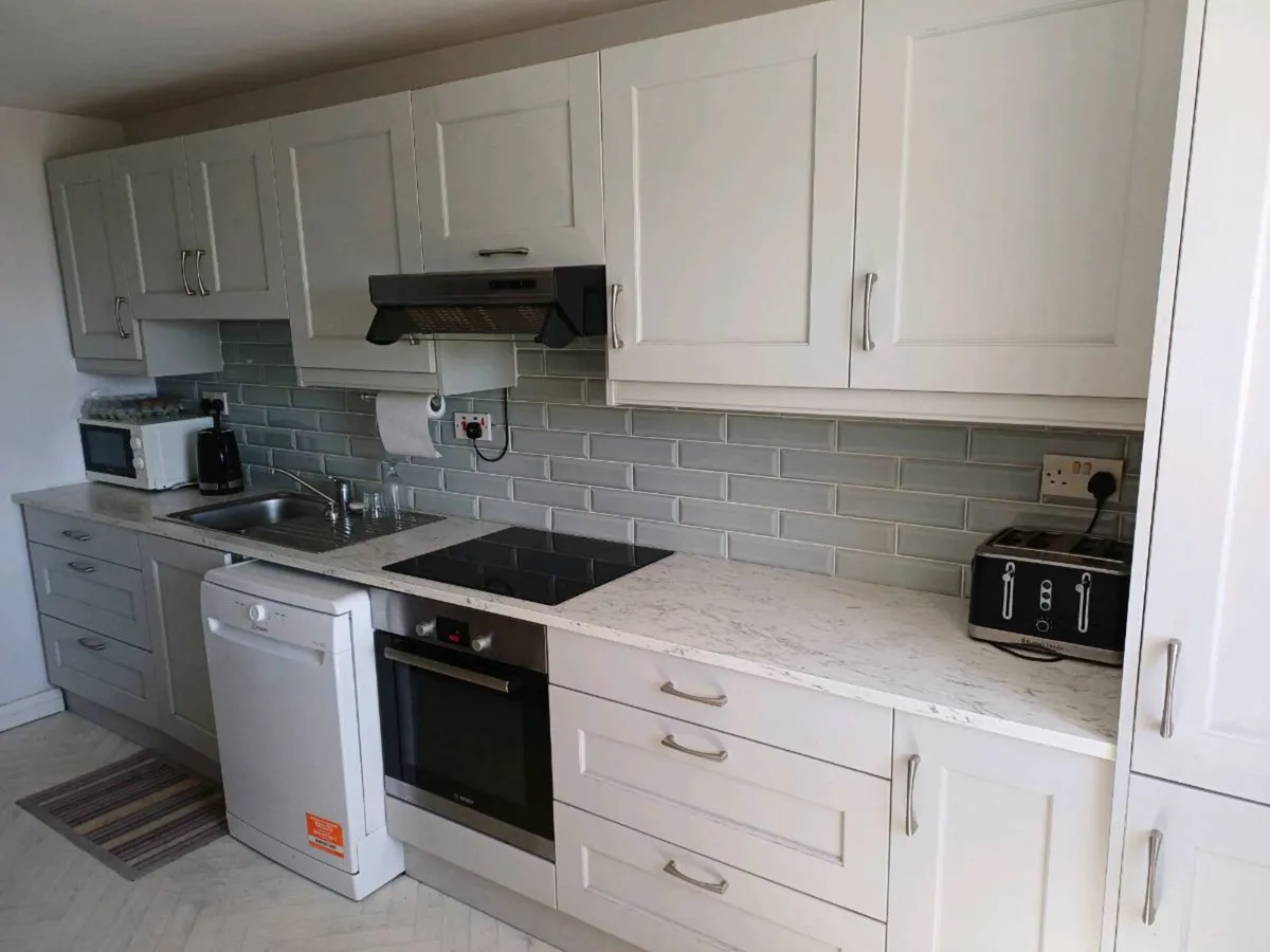 Galley Kitchen - Image 4