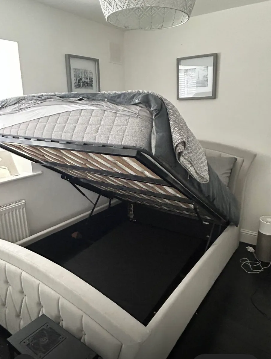 Bed frame and mattress - Image 2
