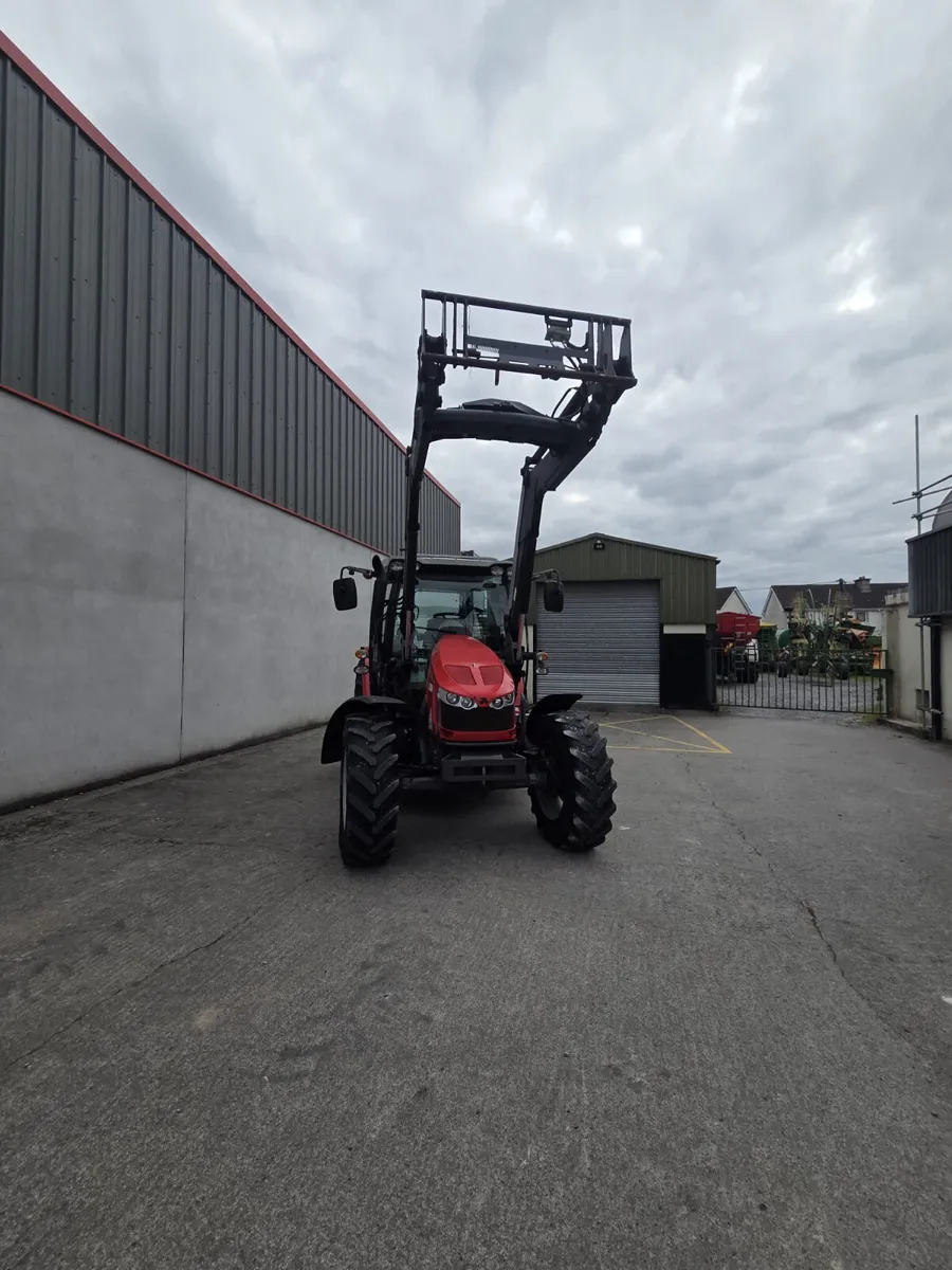 Massey Ferguson  2014  5712 - Image 3
