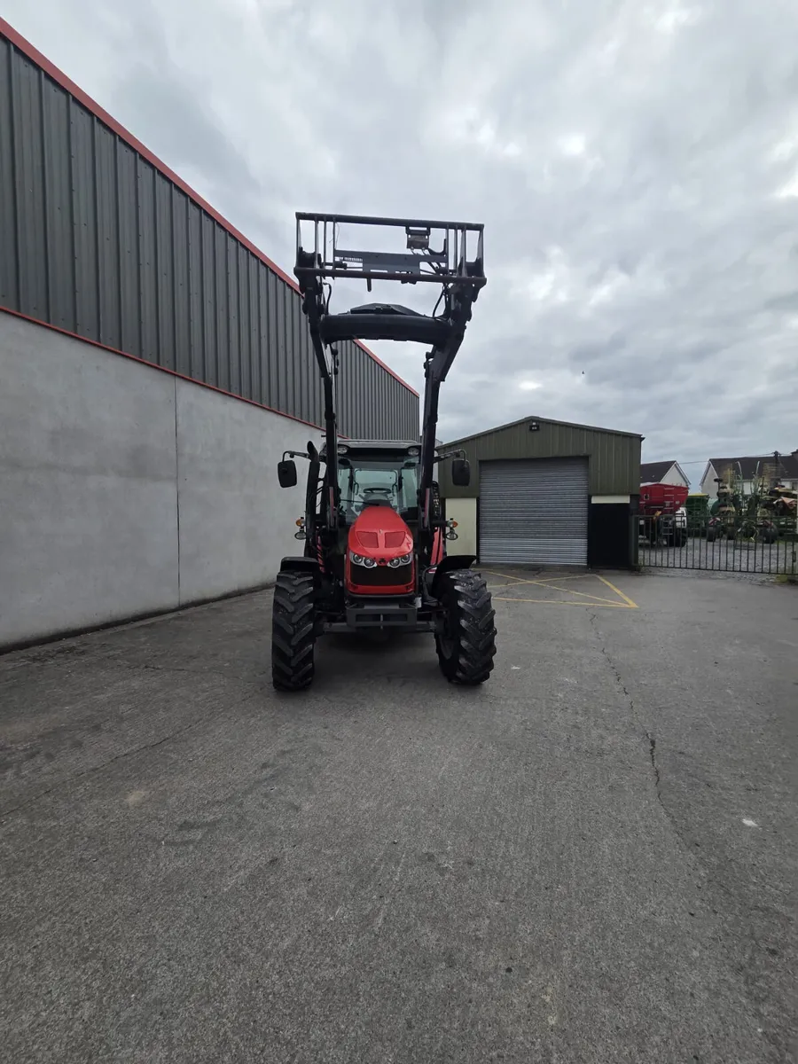 Massey Ferguson  2014  5712 - Image 4