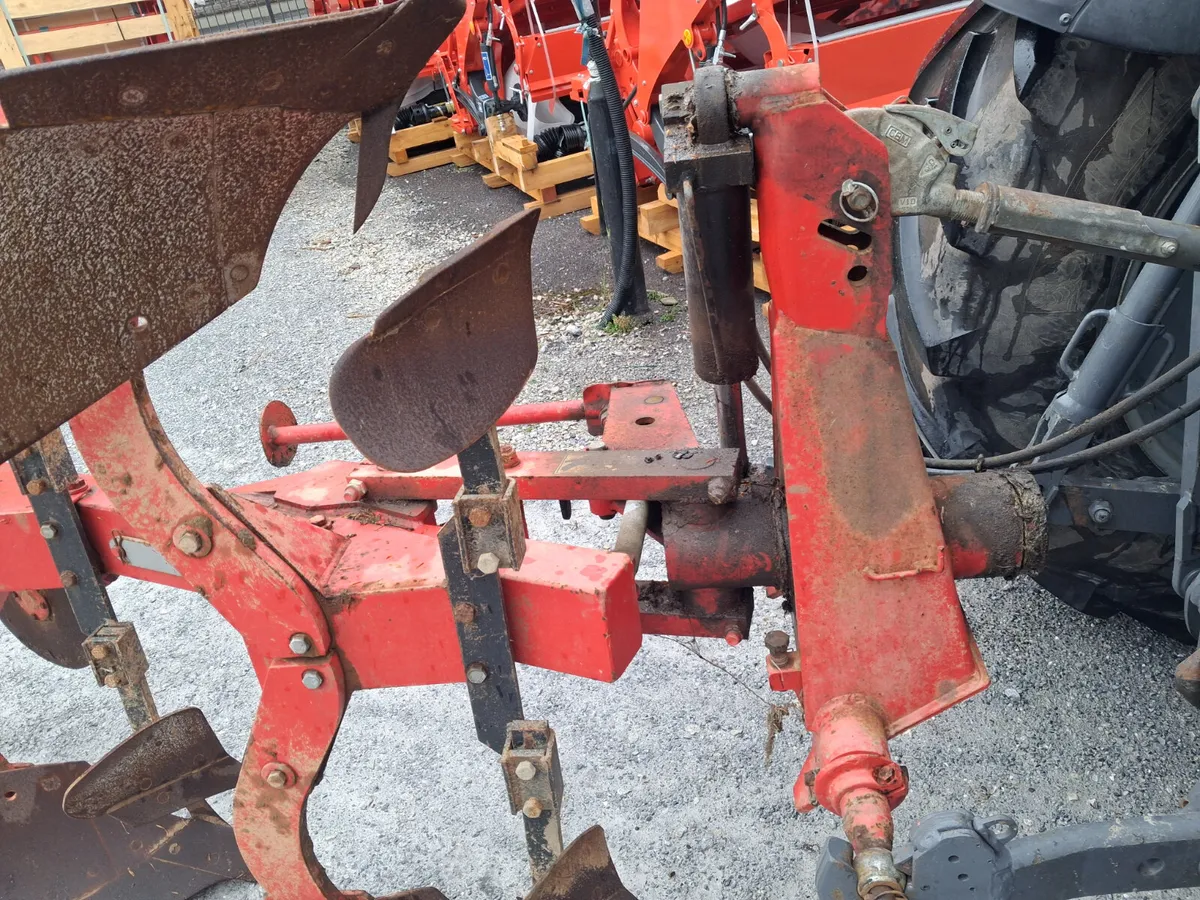 Massey Ferguson 715 Plough - Image 2