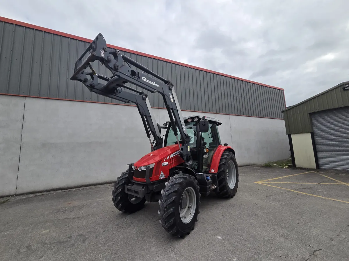 Massey Ferguson  2014  5712 - Image 1