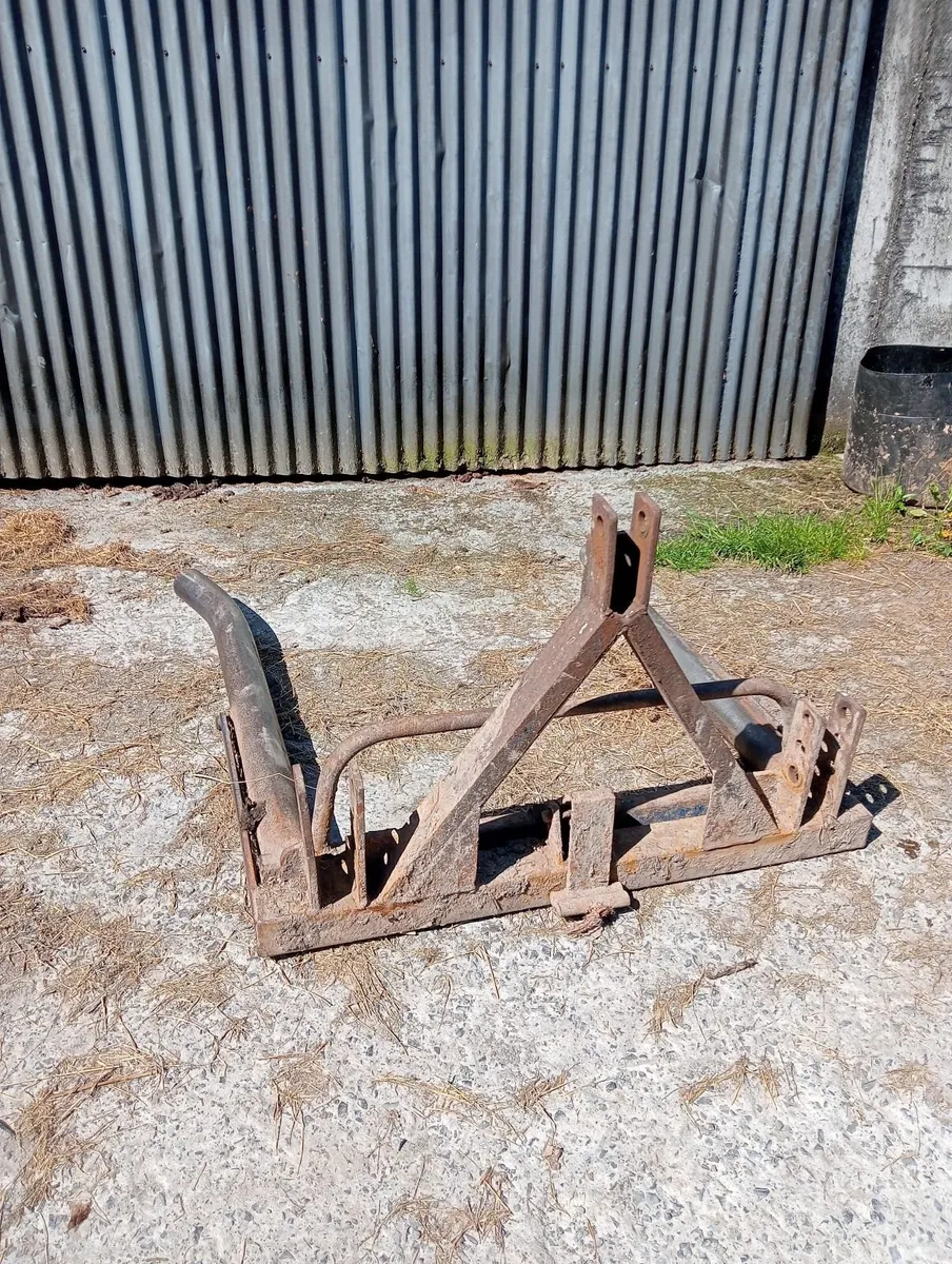 Bale lifter - Image 1