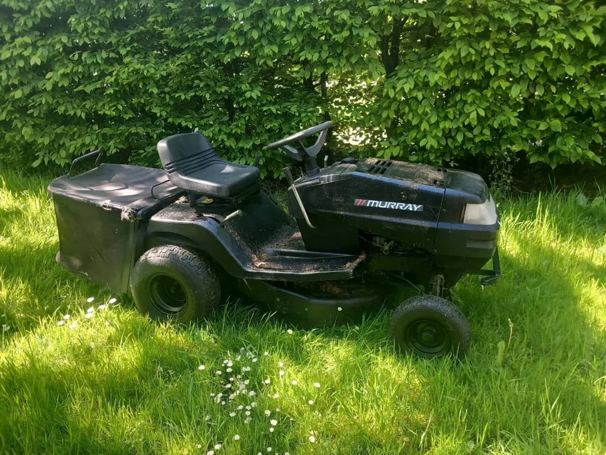 Ride on lawnmower - Image 2