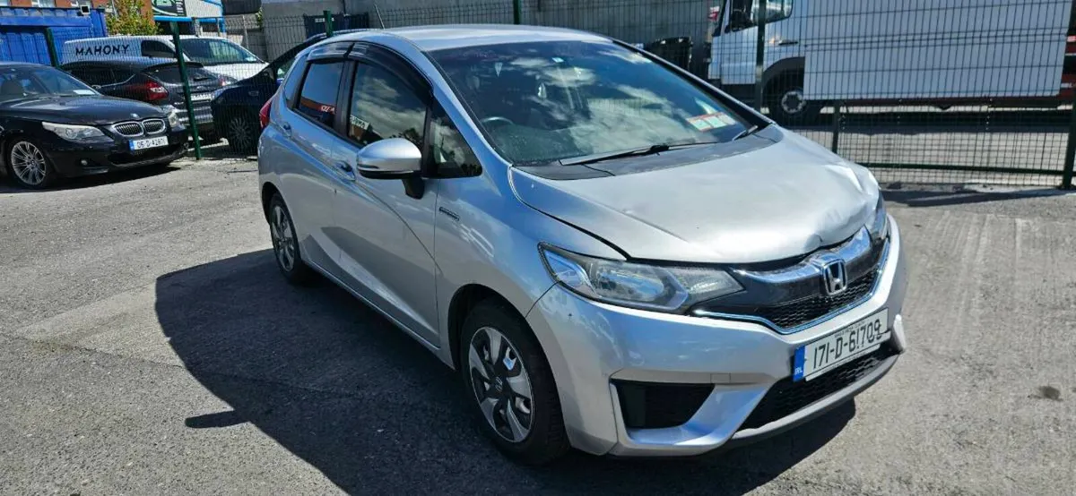 HONDA FIT JAZZ 2017 LIGHT FRONT DAMAGE - Image 1