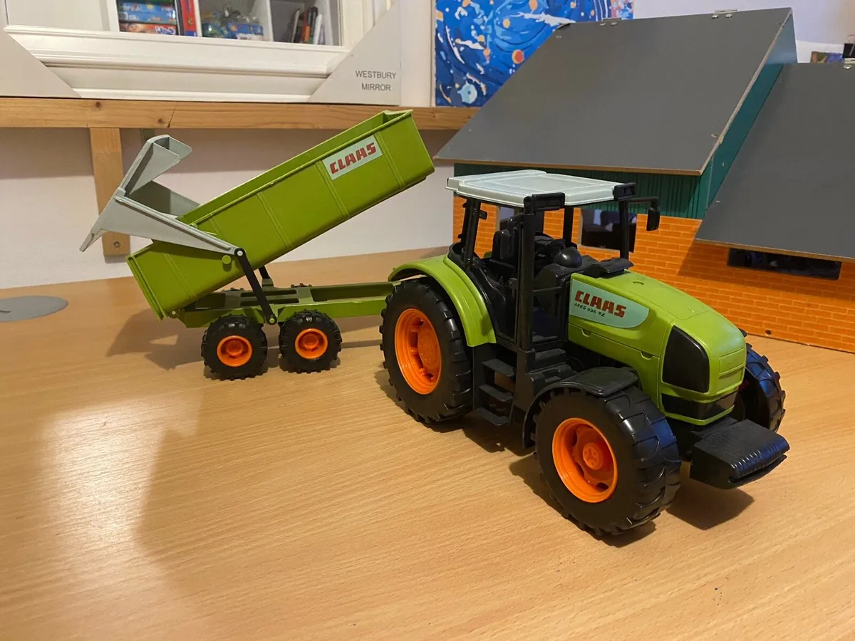 Farm play tractor - Image 1