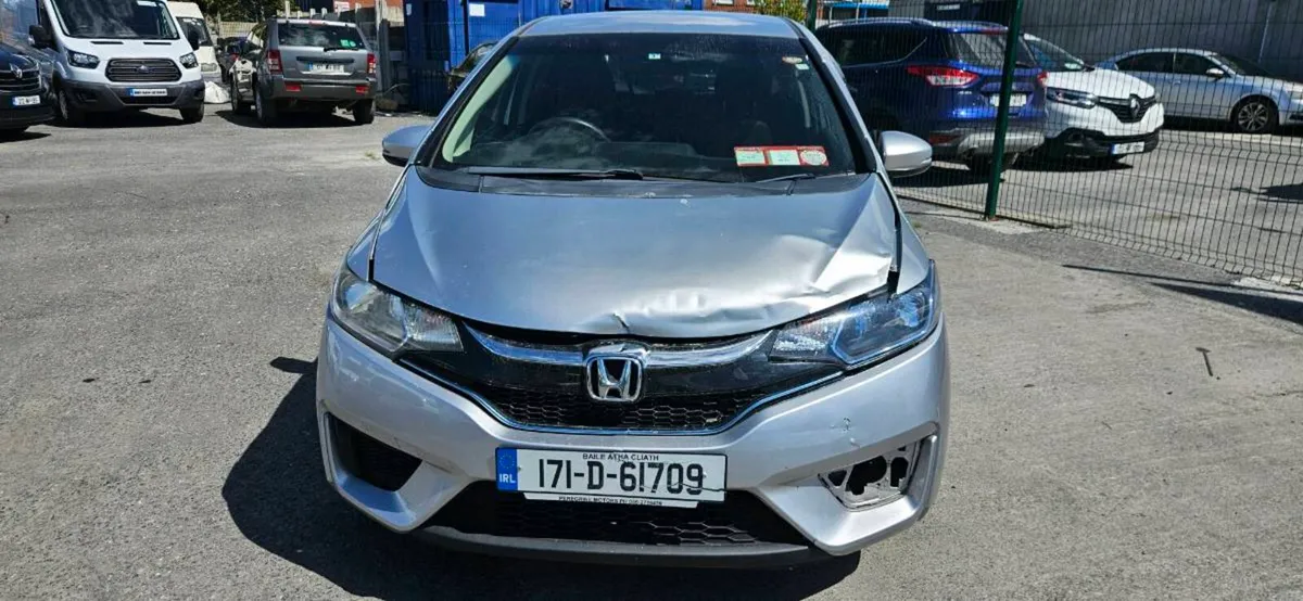 HONDA FIT JAZZ 2017 LIGHT FRONT DAMAGE - Image 2