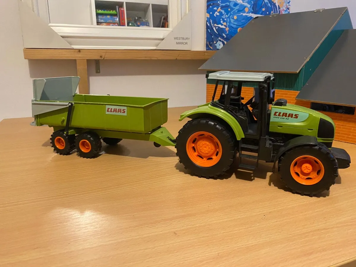 Farm play tractor - Image 2