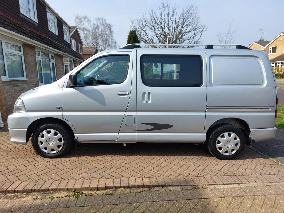 Toyota Hiace campervan 2007 Low miles - Image 3