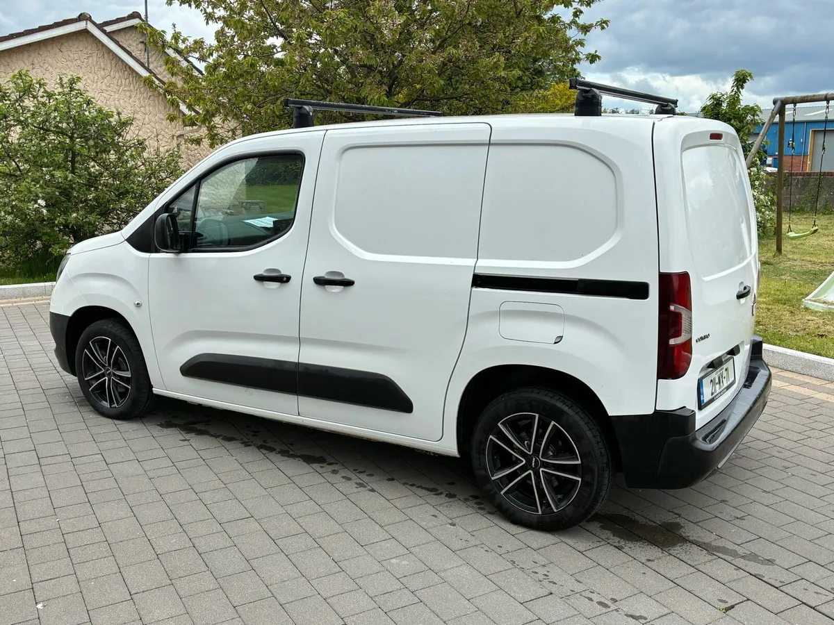 2021 Opel combo * top spec new doe today* - Image 4