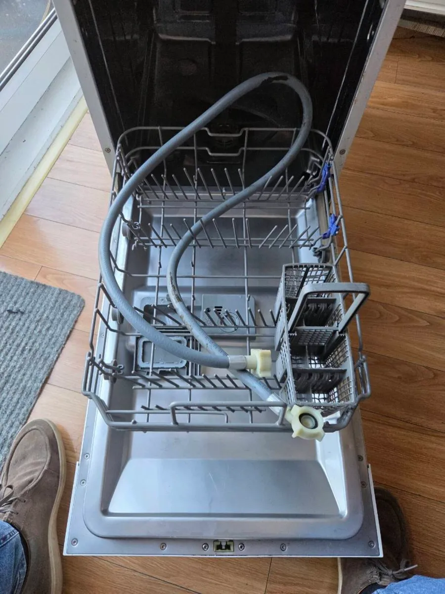 Dishwasher - Image 3