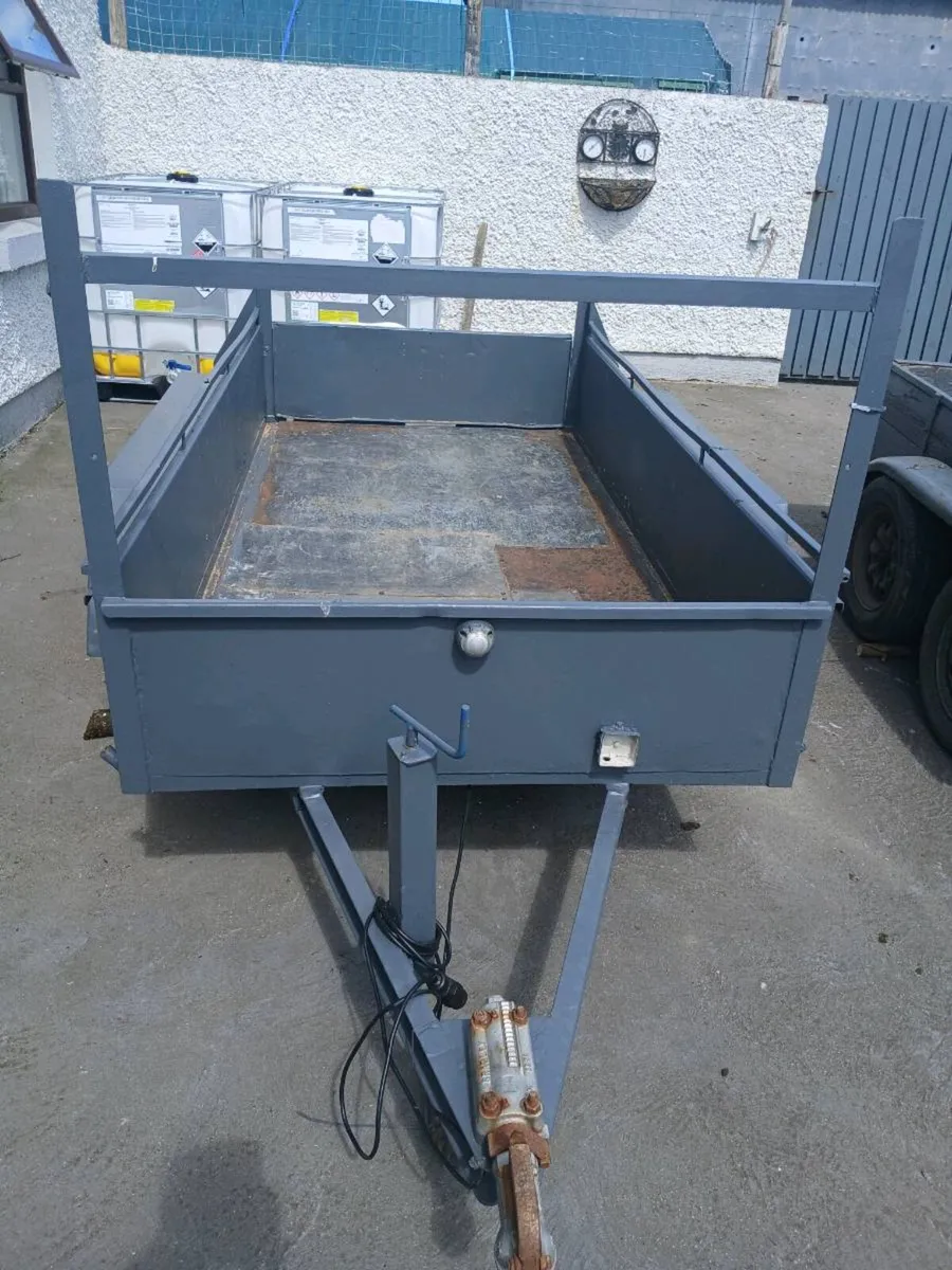 Trailets and IPC tanks - Image 1