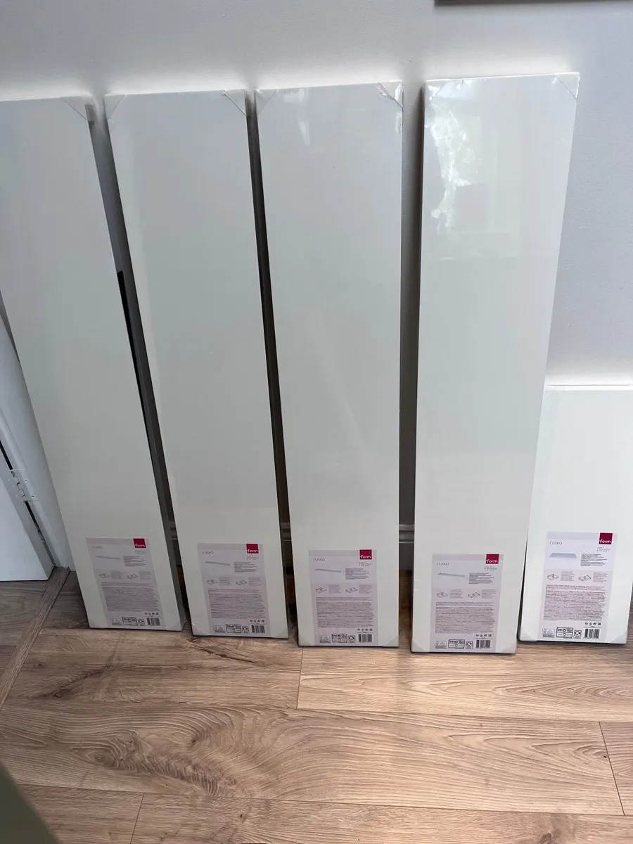 Floating shelves - Image 1