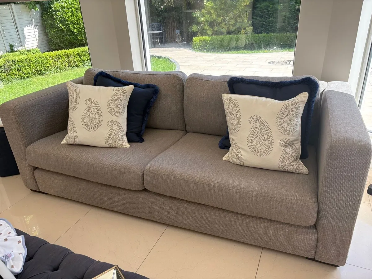 Large 4 seater sofa - Image 4