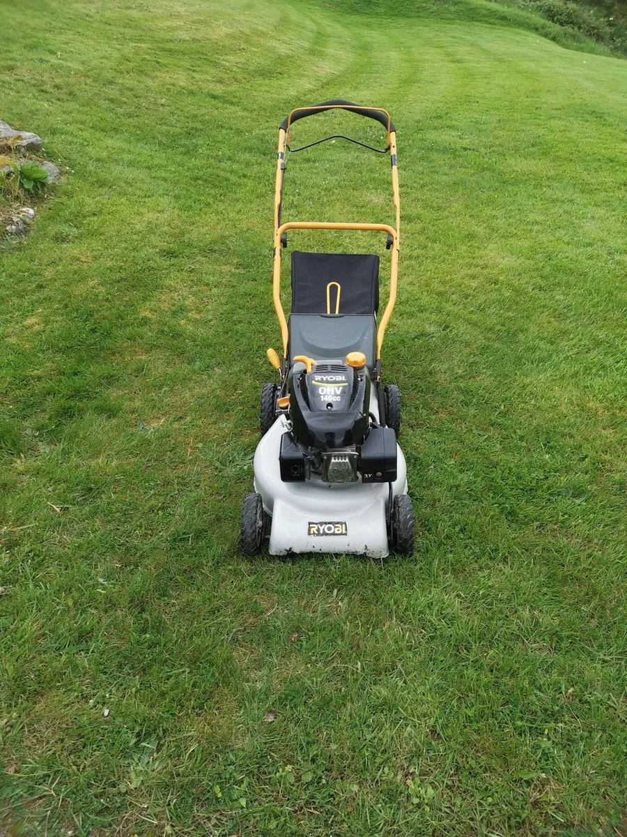 For sale 18" self dr mower - Image 1