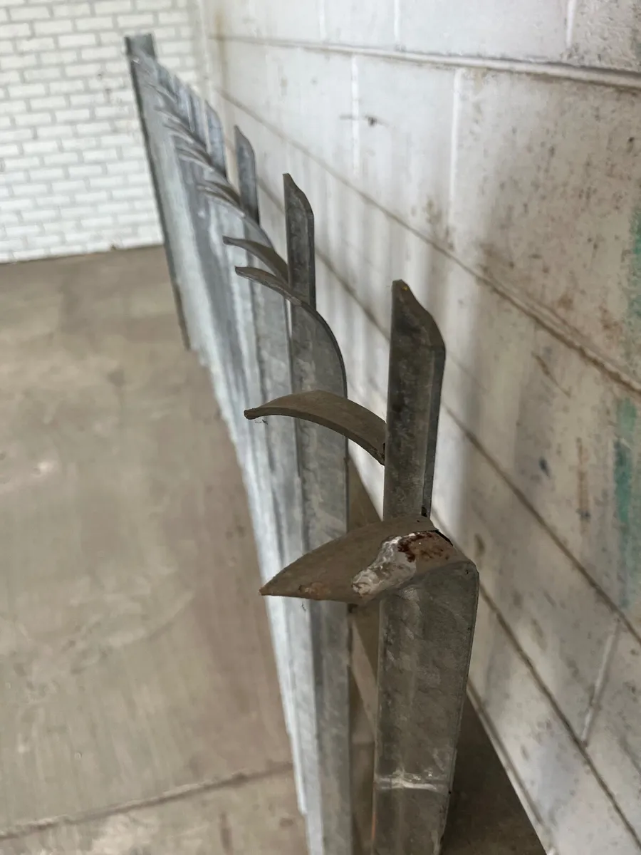 Security fencing - Image 1