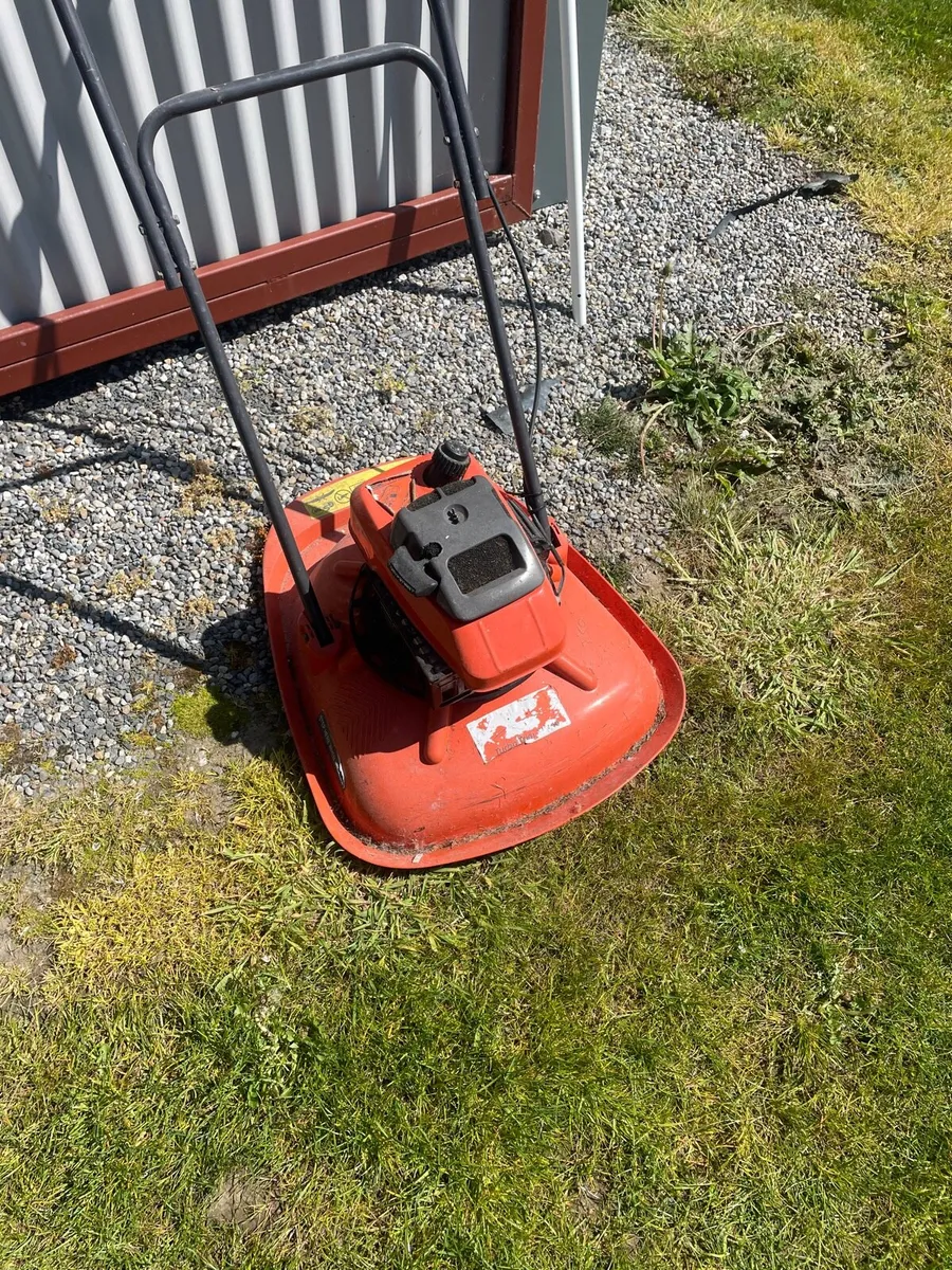 Flymo 2stroke lawnmower - Image 1