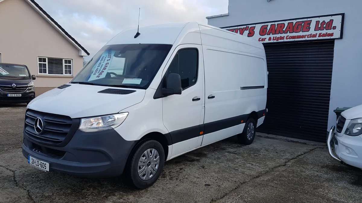 Mercedes-Benz Sprinter 2021 MWB MINT NO VAT - Image 3