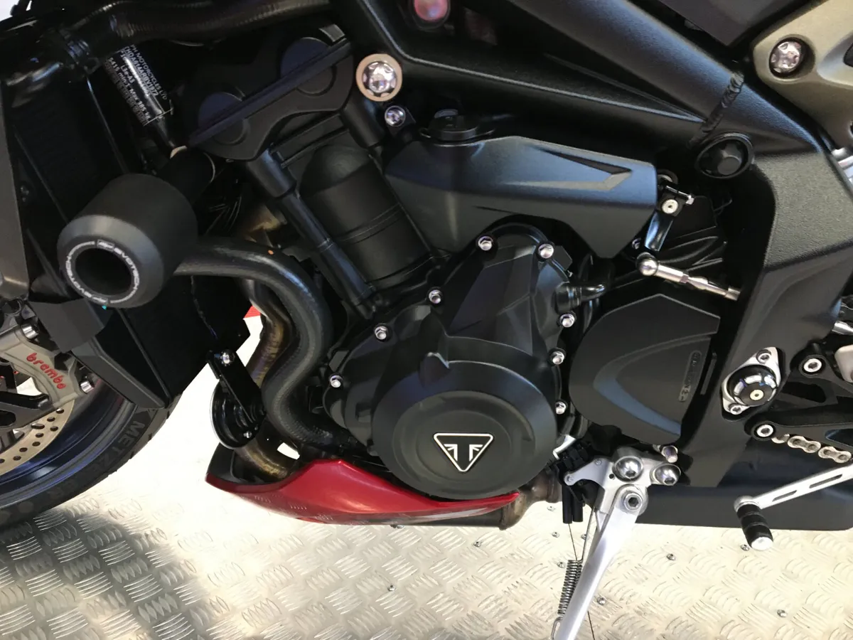 2024 Triumph Street Triple 765 RS - Image 4