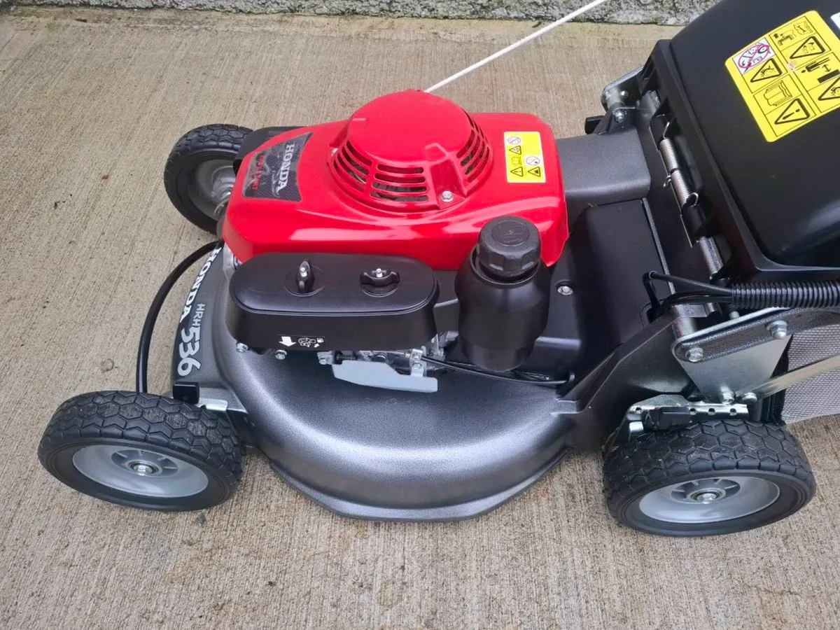New Honda HRH 536 Pro lawnmower - Image 3