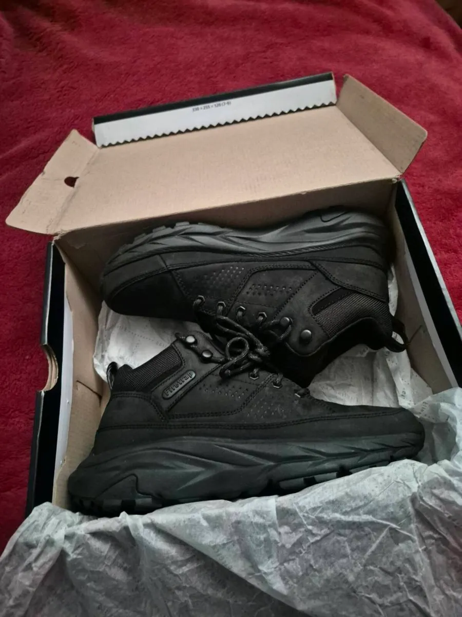 FIRETRAP HIKER BOOTS - Image 1