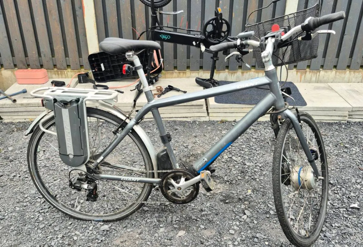 GIANT TWIST EXPRESS RS2 ELECTRIC BIKE HALF NO CHAR - Image 3
