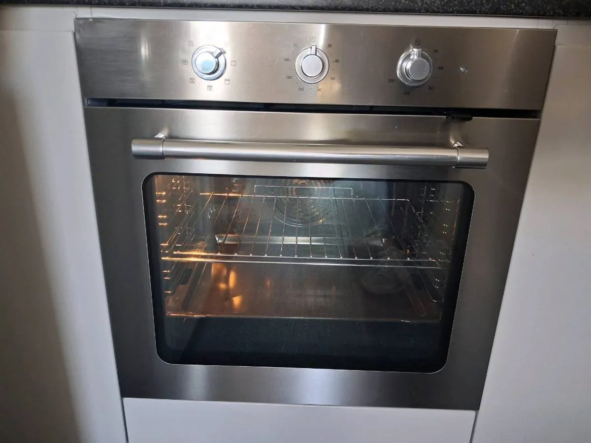 Single oven - Image 1