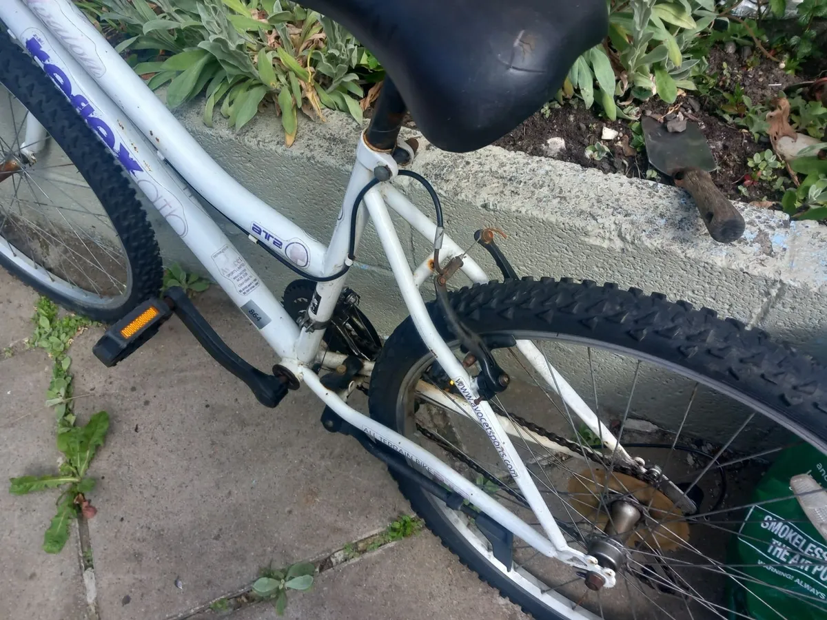ladies bike - Image 2