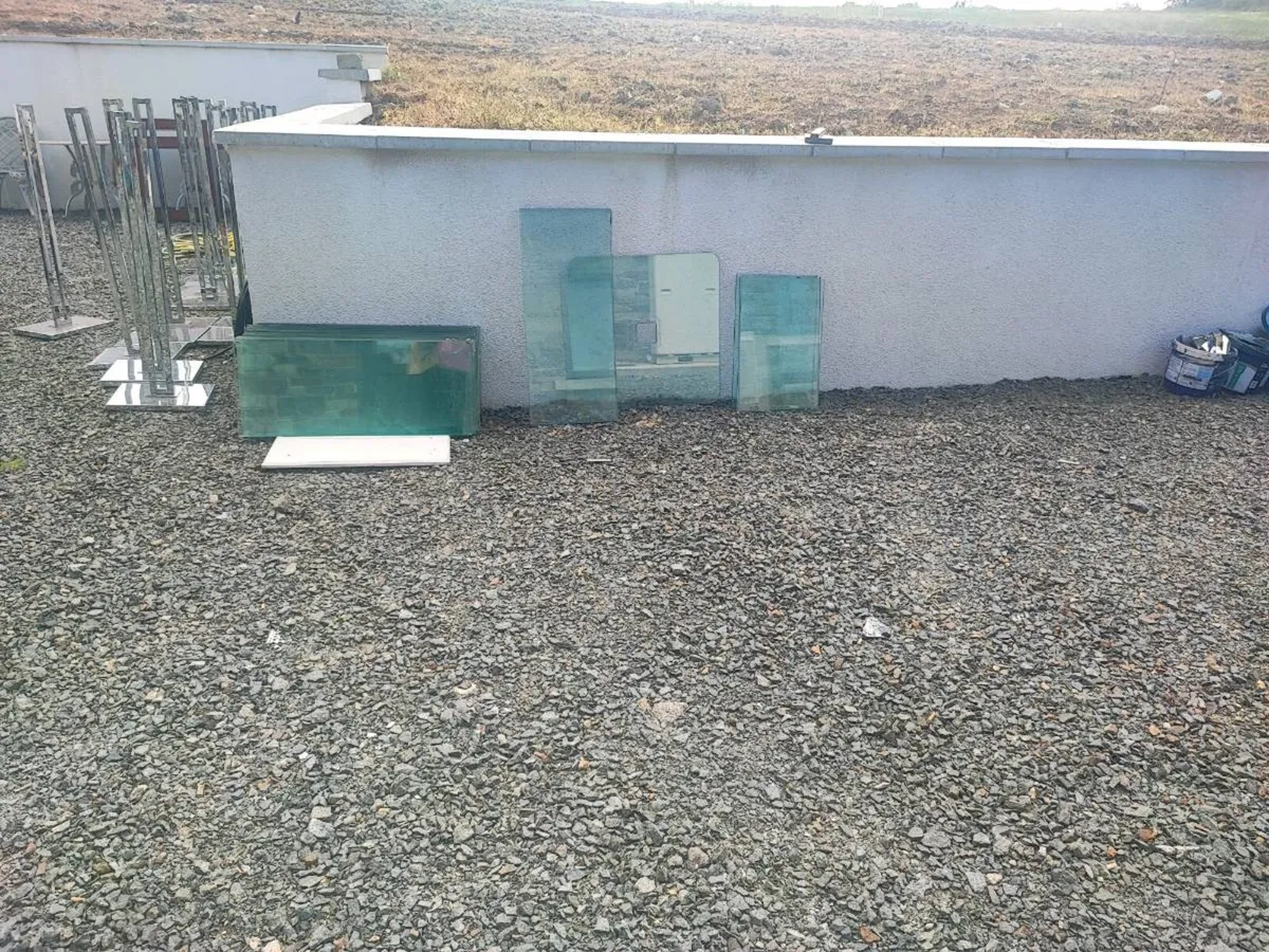 Glass shelving - Image 1
