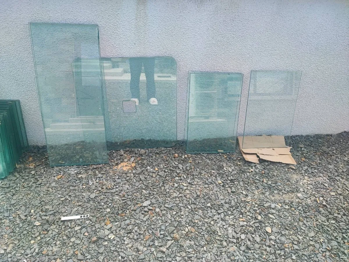 Glass shelving - Image 4