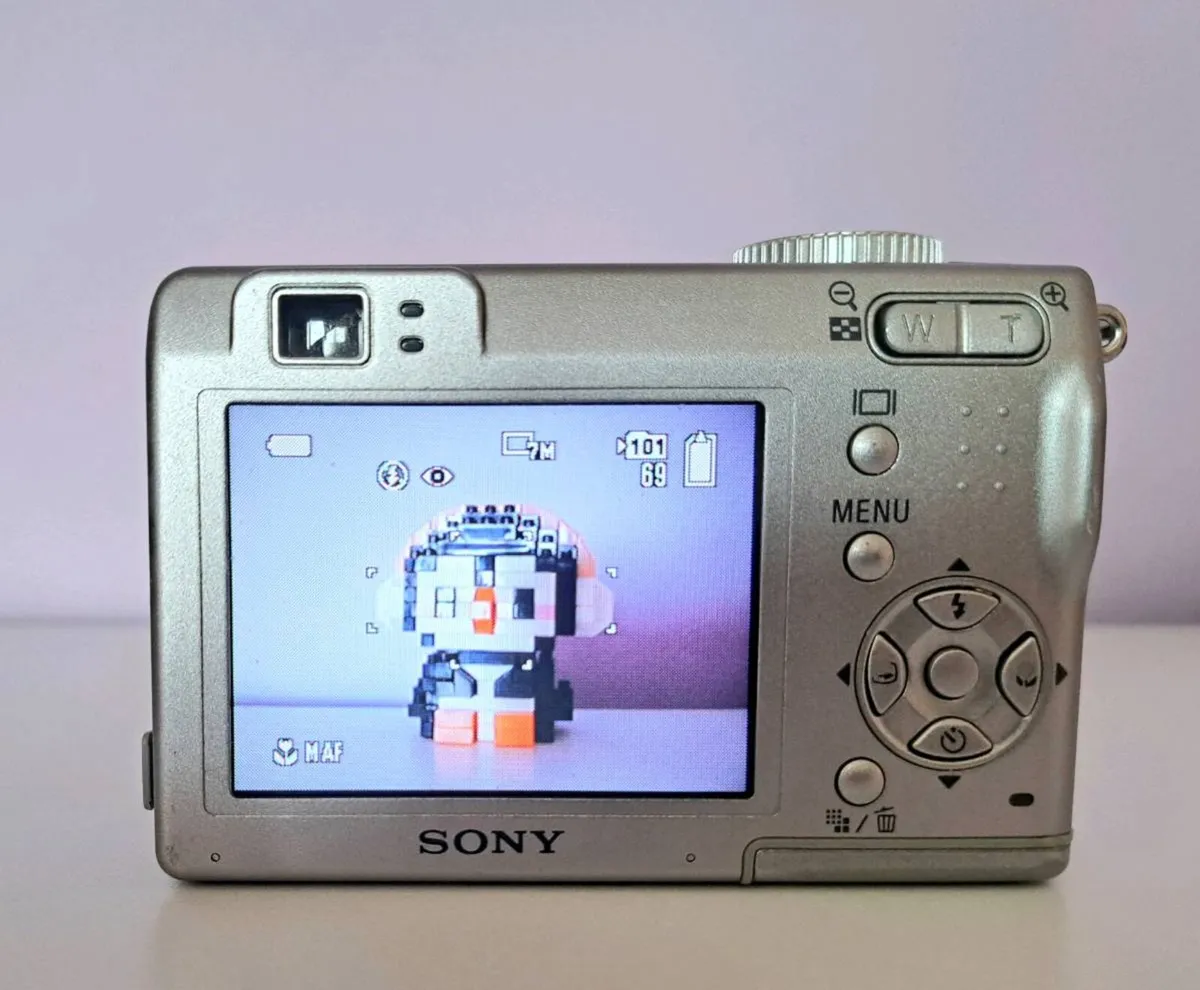 Sony cybershot w7 - Image 2