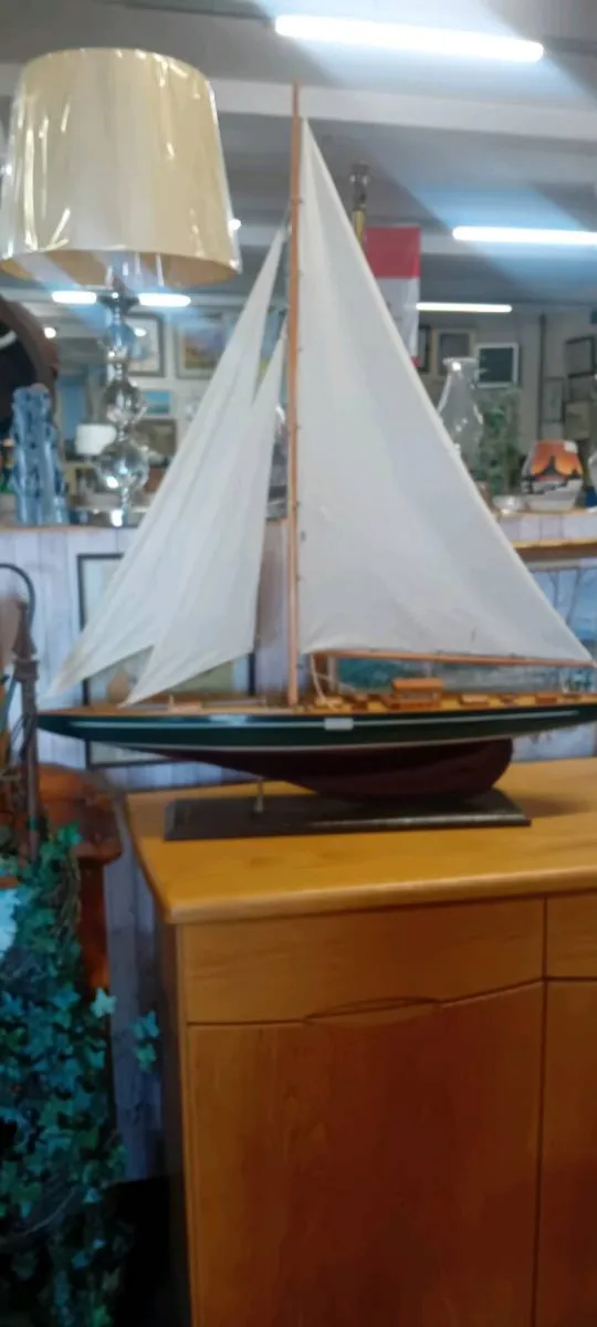 Large Hand Made Pond Yacht - Image 1