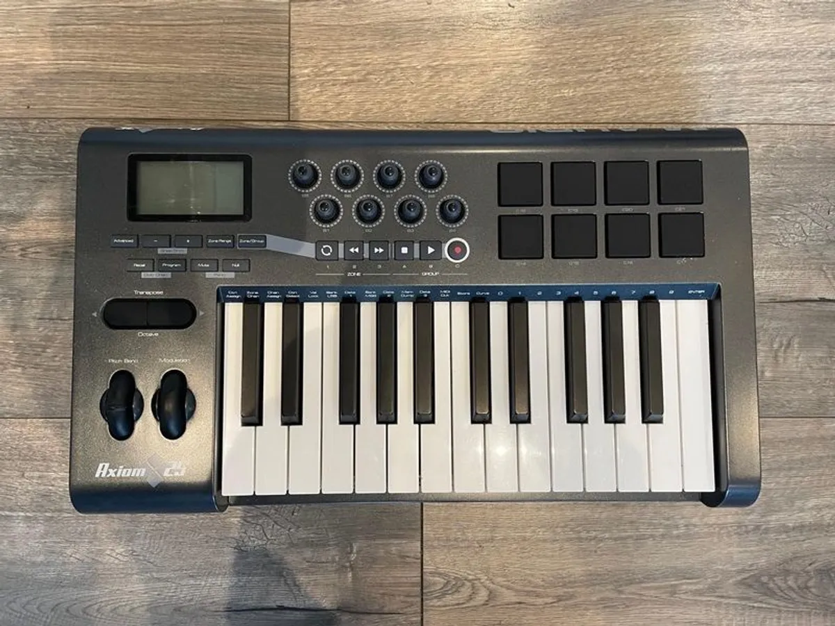 Axiom 25 MIDI Keyboard - Image 2