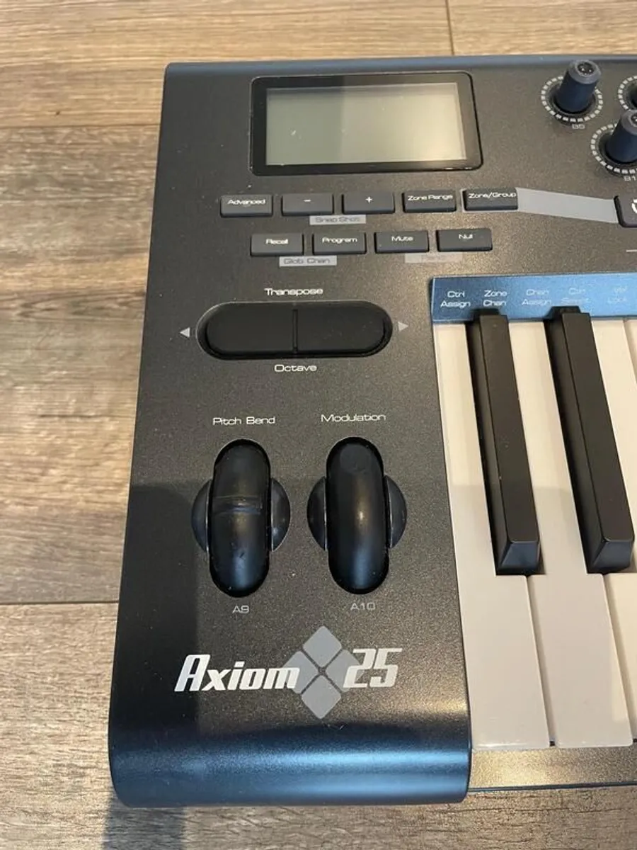 Axiom 25 MIDI Keyboard - Image 3
