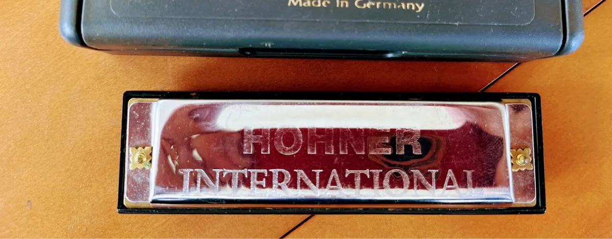 HOHNER INTERNATIONAL BLUESBAND HARMONICA