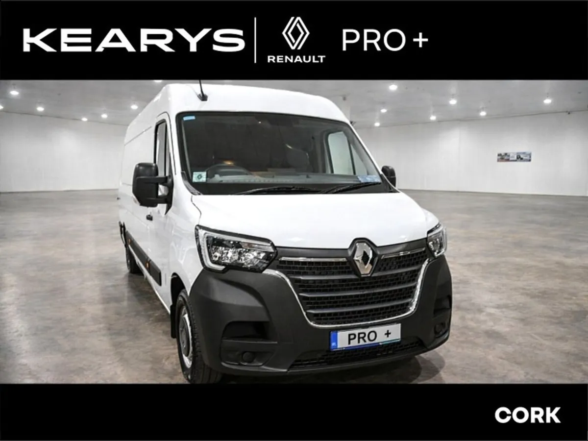 Renault Master FWD LM35 Blue dCi 135 Business MY22 - Image 1