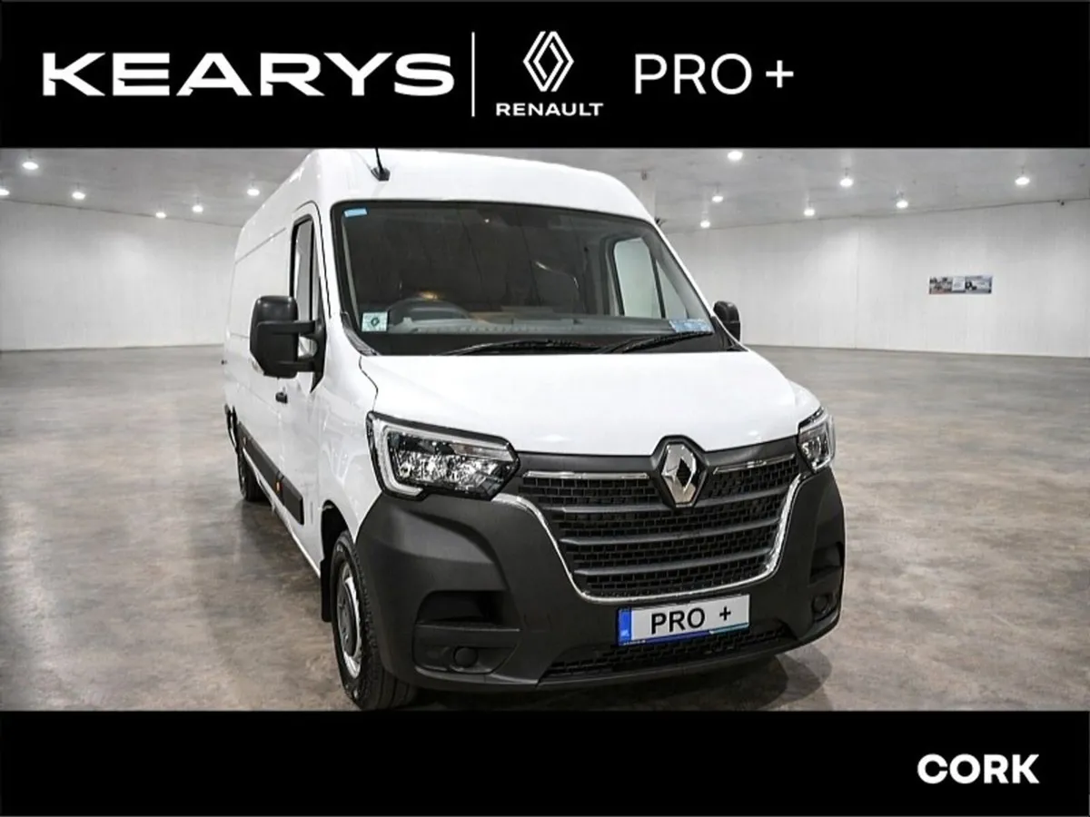 Renault Master FWD LM35 Blue dCi 135 Business MY22 - Image 1