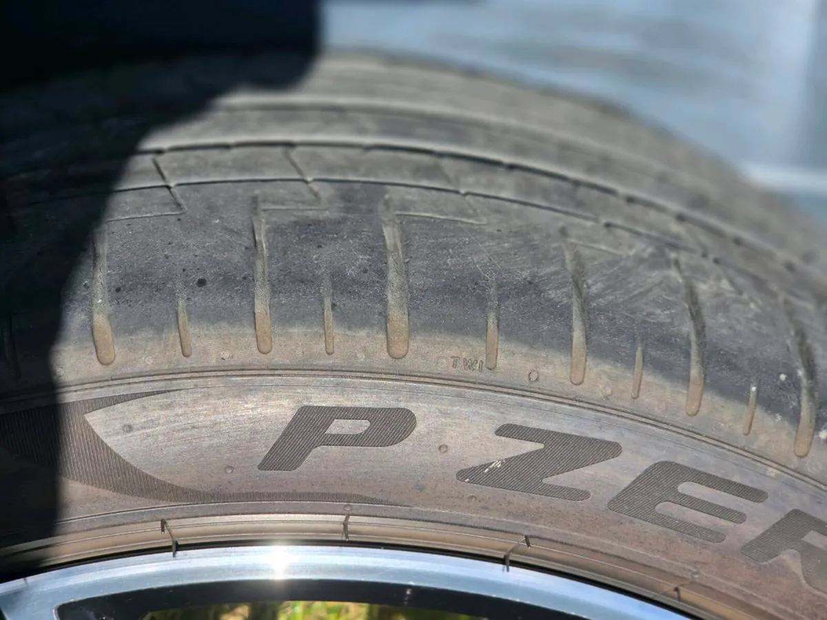 BMW i4 19 inch alloys and tyres - Image 4
