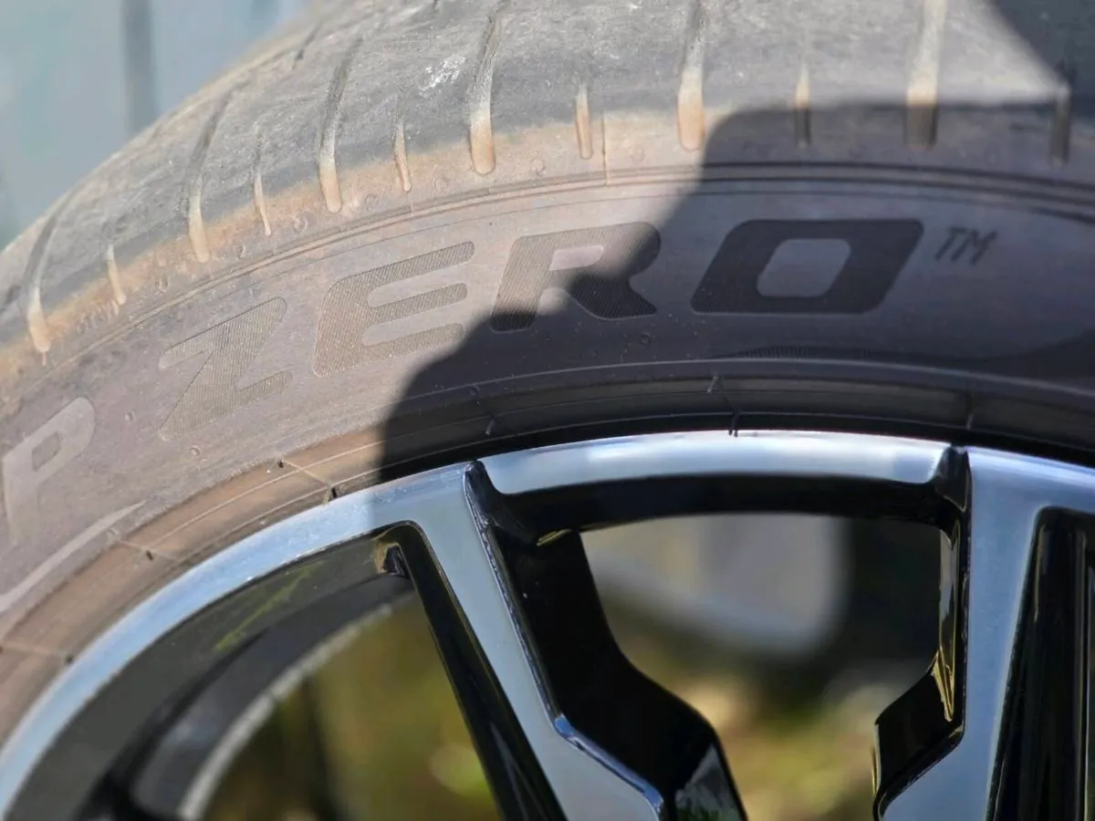 BMW i4 19 inch alloys and tyres - Image 3
