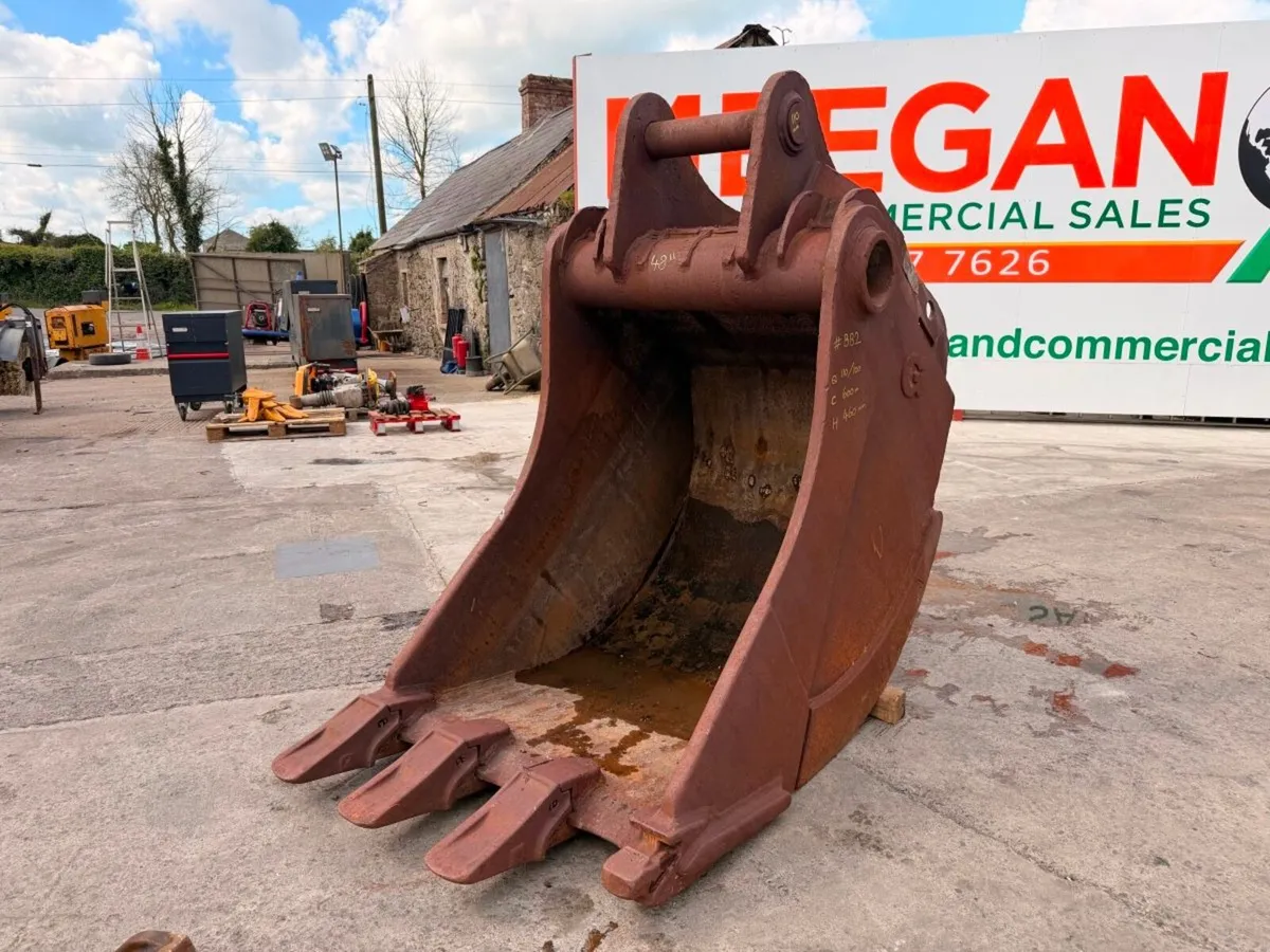 110mm / 100mm bucket to suit 50 / 60 ton machine.. - Image 4
