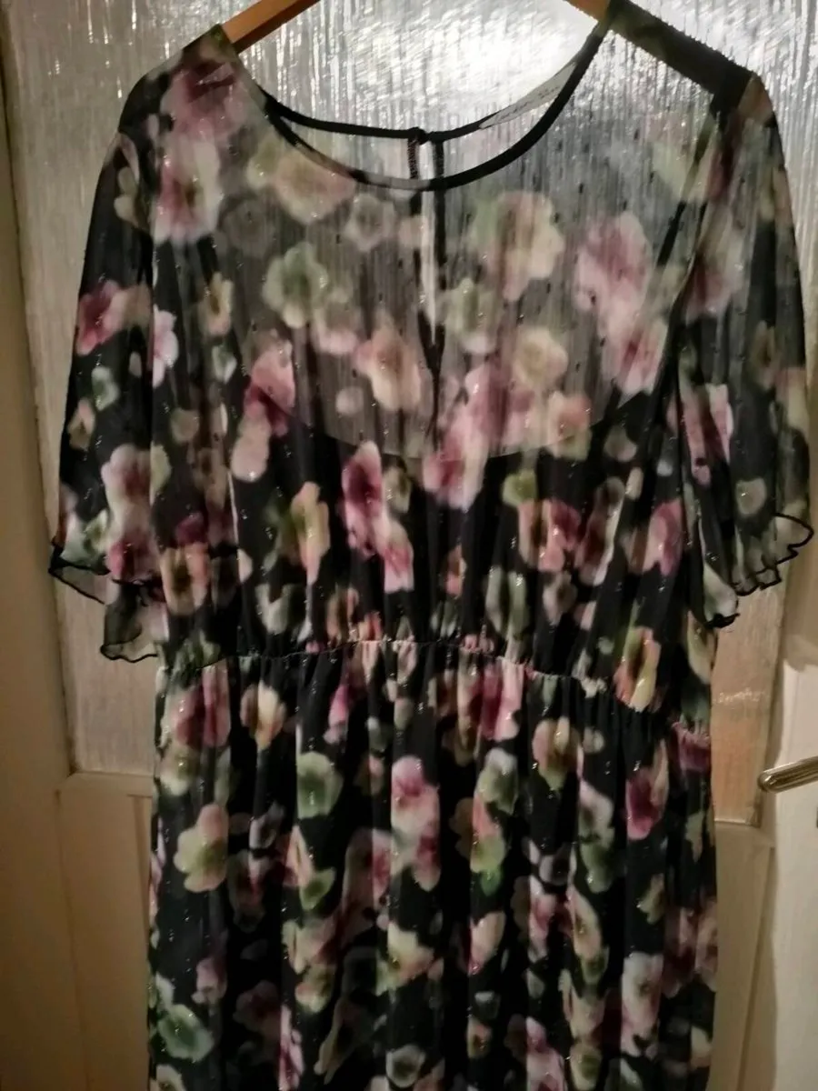 Yours London curve Plus Size Black Floral Print Ma - Image 3