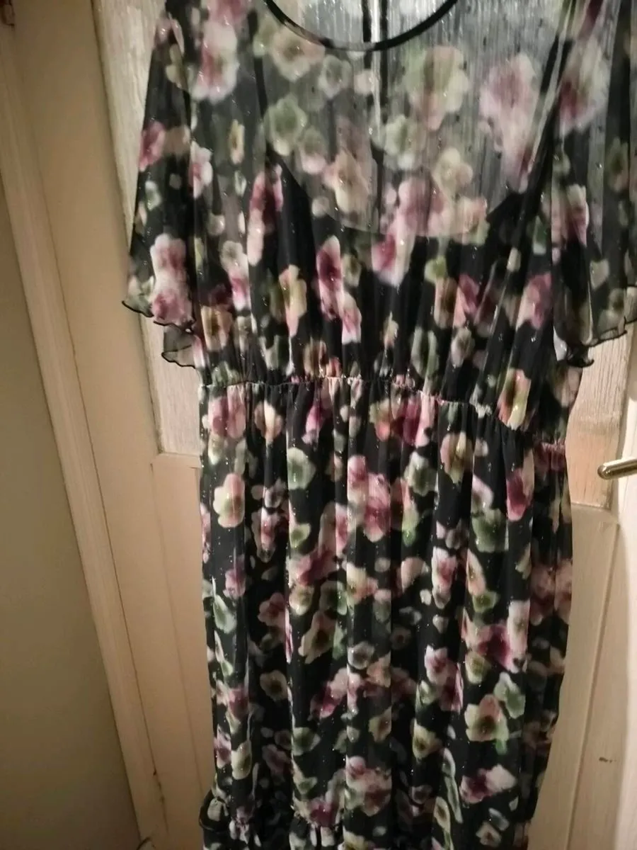 Yours London curve Plus Size Black Floral Print Ma - Image 4