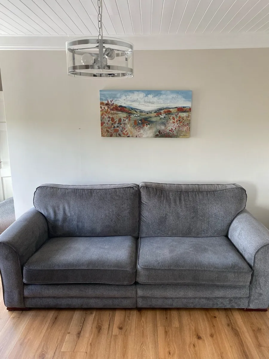 Couch and matching arm chair - Image 2