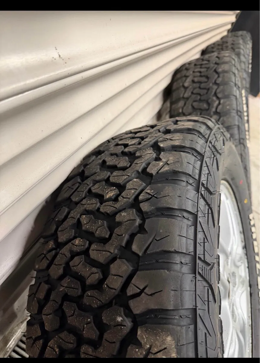Discovery 2 alloys and wheels - Image 1