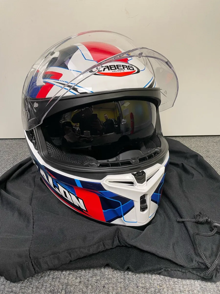 Caberg Motorcycle Helmet - Image 1