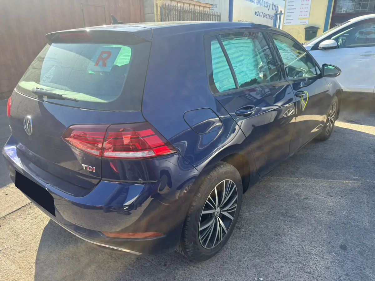 2017 VOLKSWAGEN GOLF MK7.5 1.6TDI FOR BREAKING - Image 2
